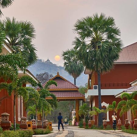 Westay @ Bagan Lotus Hotel Esterno foto