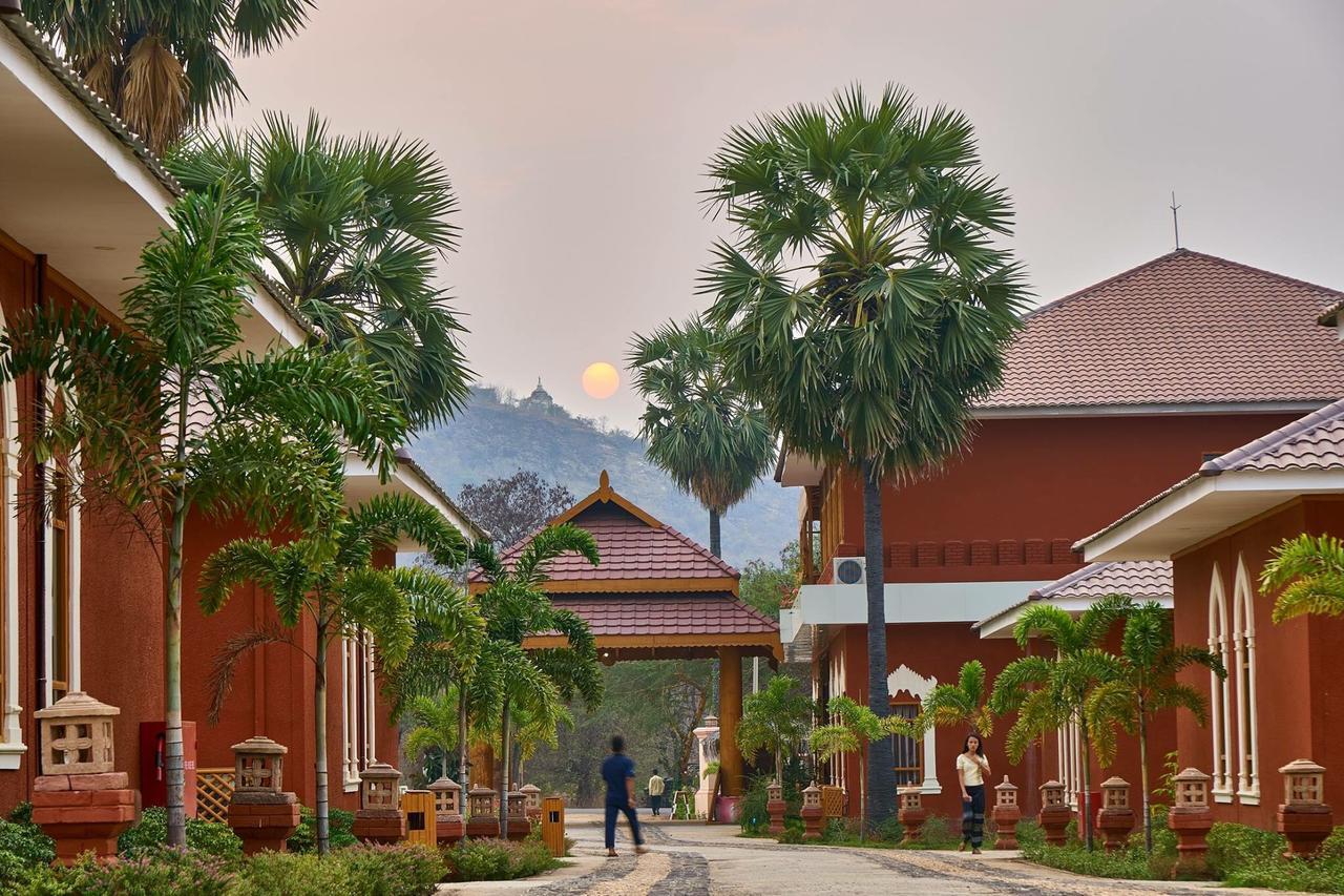 Westay @ Bagan Lotus Hotel Esterno foto