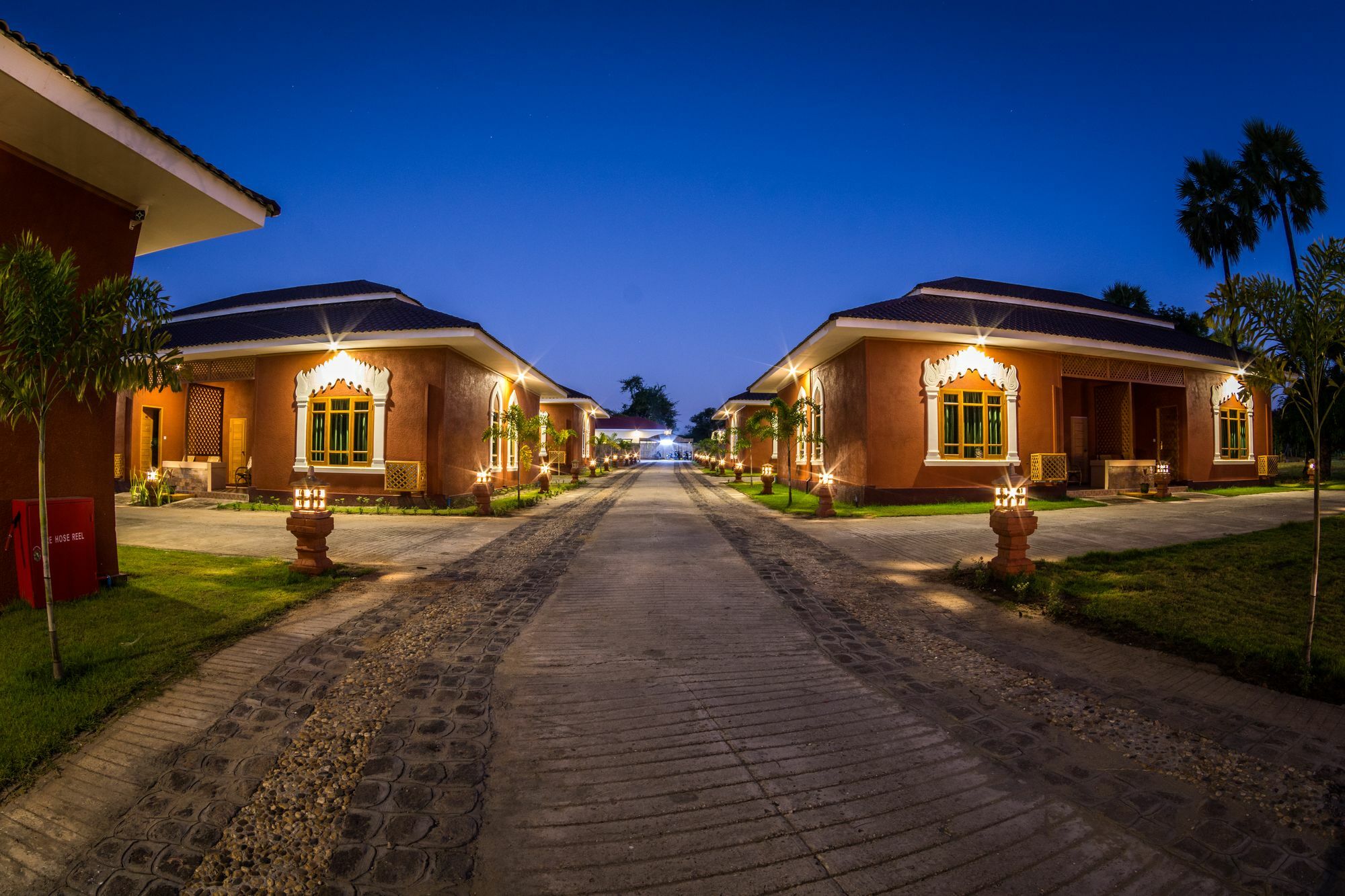 Westay @ Bagan Lotus Hotel Esterno foto